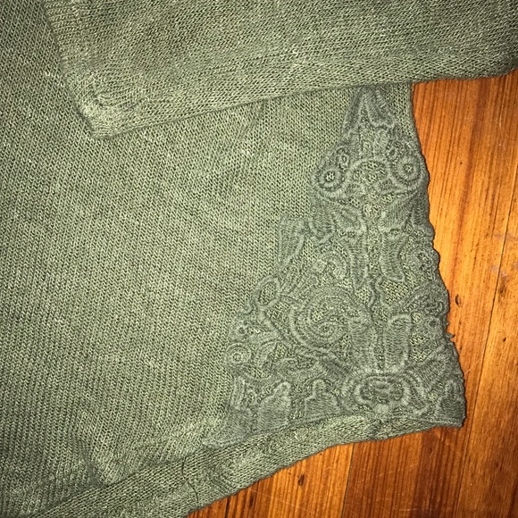 Green Sweater - Picture 3 of 4